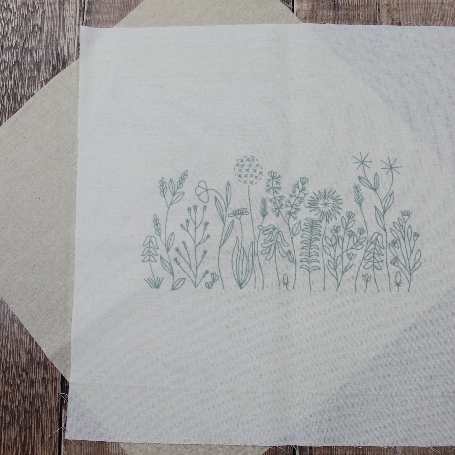 Nurge Meadow Flowers Embroidery Kit